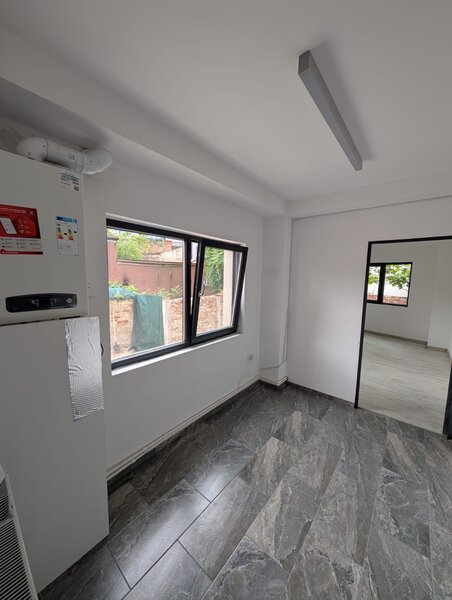 Piata Victoriei, Buzesti