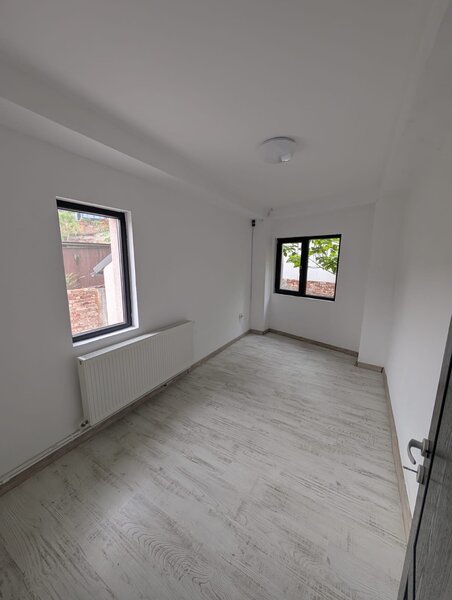 Piata Victoriei, Buzesti